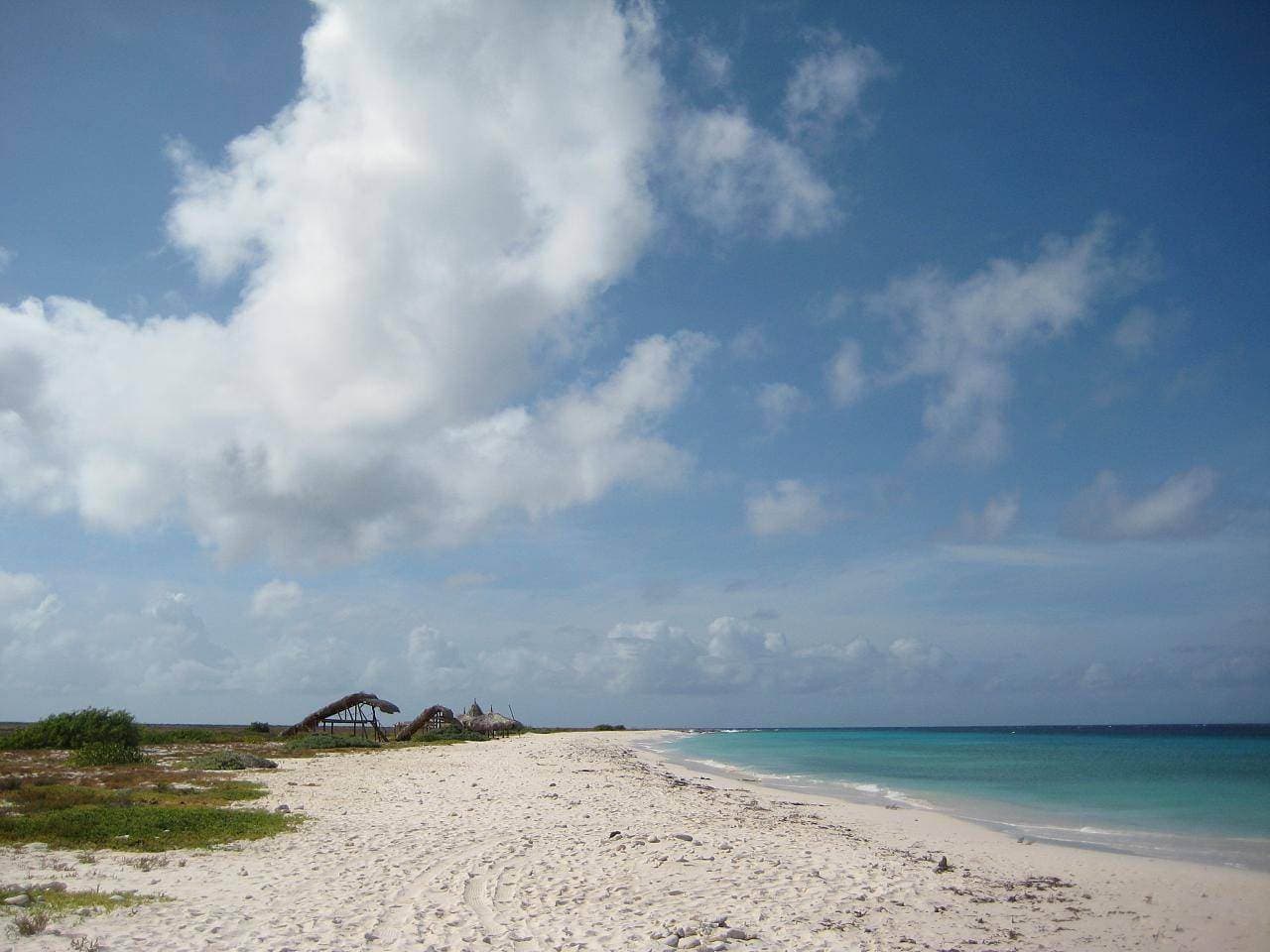 Het verlaten strand van Klein Curaçao