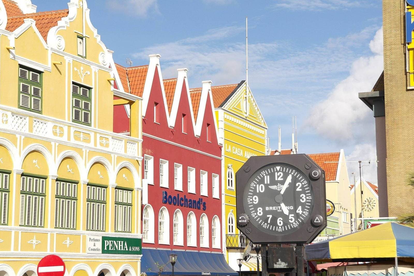 De gekleurde huizen van Punda in Willemstad