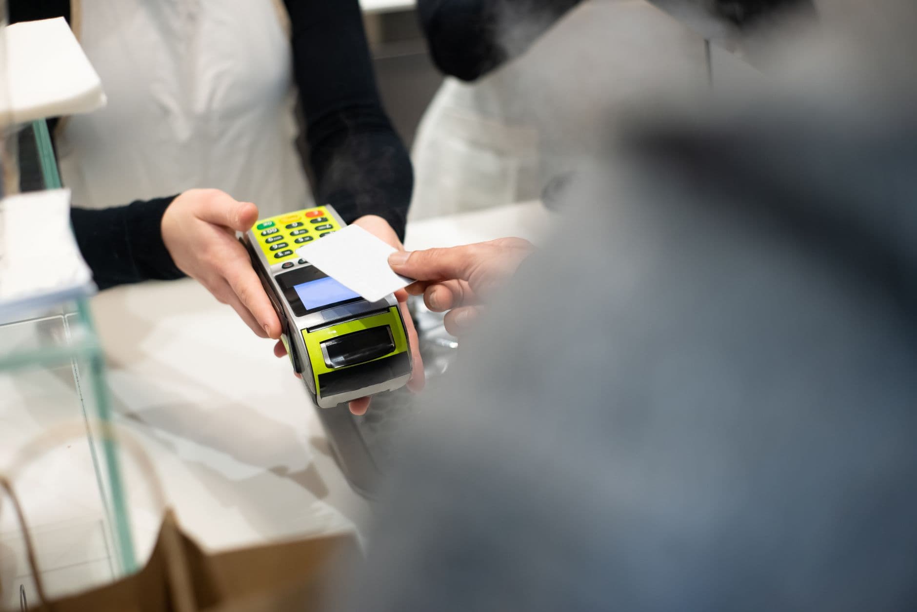 Betalen met een bankpas bij een terminal